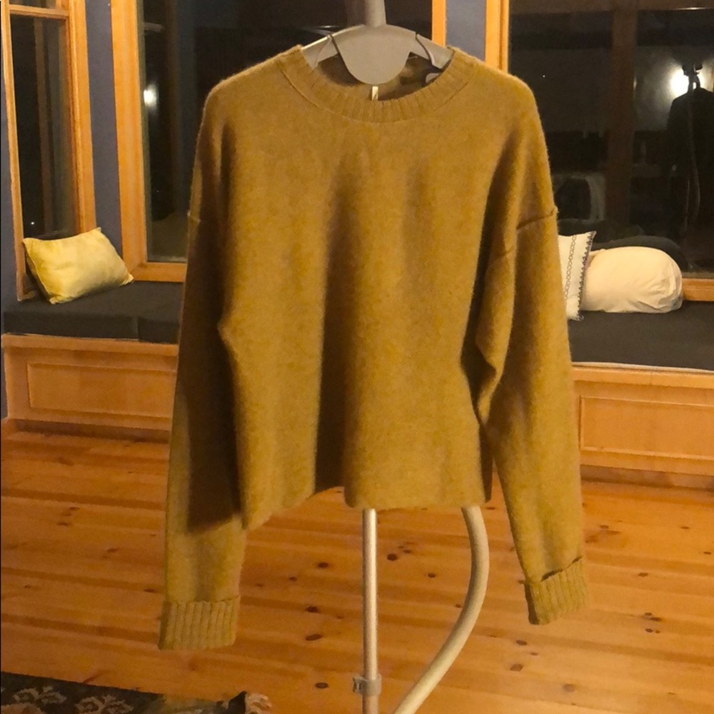 Free people 100% cashmere sweater like new!